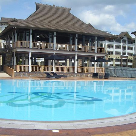 The Oasis Davao Condotel Bagian luar foto