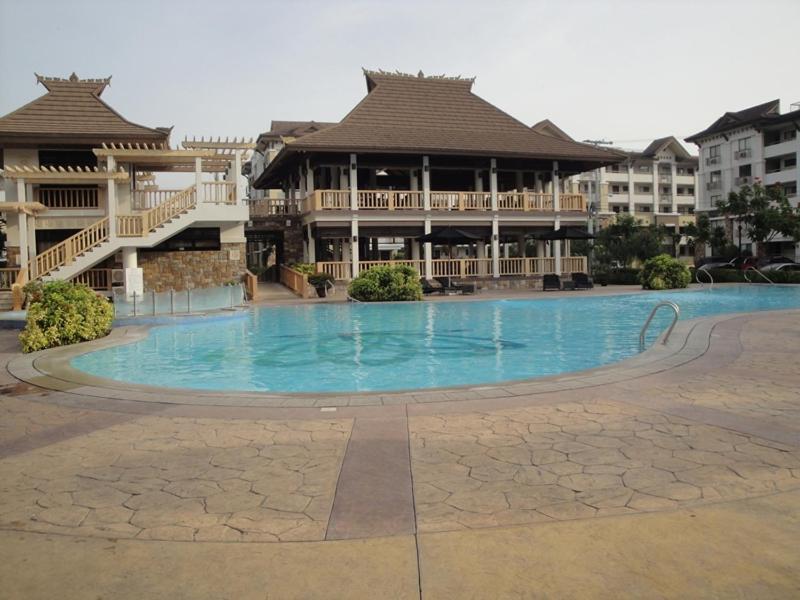 The Oasis Davao Condotel Bagian luar foto